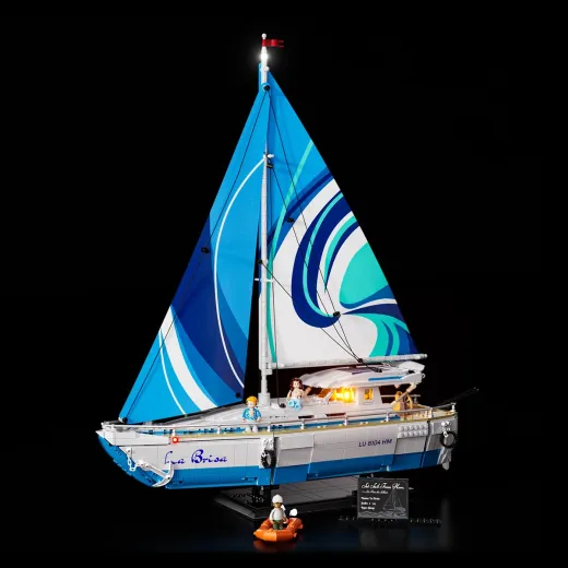 The Sailboat: La Brisa